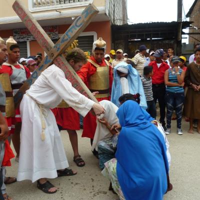 29 martie: Ecuador (Santa Lucia): Calea Crucii în Vinerea Mare