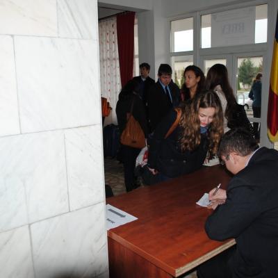 3 aprilie: Roman: Olimpiada Naţională de Religie - limba română, cultele romano-catolic şi greco-catolic. Ziua I
