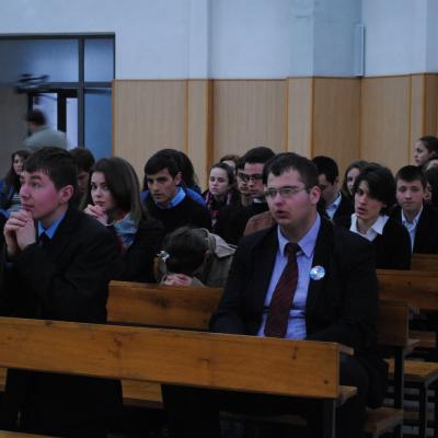 3 aprilie: Roman: Olimpiada Naţională de Religie - limba română, cultele romano-catolic şi greco-catolic. Ziua I