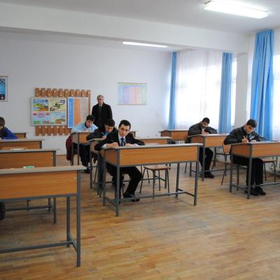 4 aprilie: Roman: Olimpiada Naţională de Religie - limba română, cultele romano-catolic şi greco-catolic. Ziua a II-a