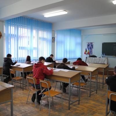 4 aprilie: Roman: Olimpiada Naţională de Religie - limba română, cultele romano-catolic şi greco-catolic. Ziua a II-a
