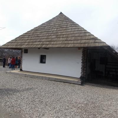 5 aprilie: Roman: Olimpiada Naţională de Religie - limba română, cultele romano-catolic şi greco-catolic. Ziua a III-a