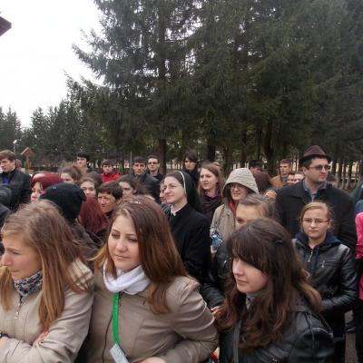 5 aprilie: Roman: Olimpiada Naţională de Religie - limba română, cultele romano-catolic şi greco-catolic. Ziua a III-a