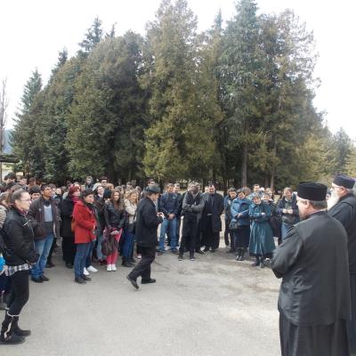 5 aprilie: Roman: Olimpiada Naţională de Religie - limba română, cultele romano-catolic şi greco-catolic. Ziua a III-a
