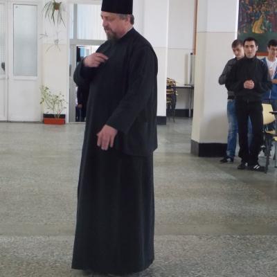 5 aprilie: Roman: Olimpiada Naţională de Religie - limba română, cultele romano-catolic şi greco-catolic. Ziua a III-a