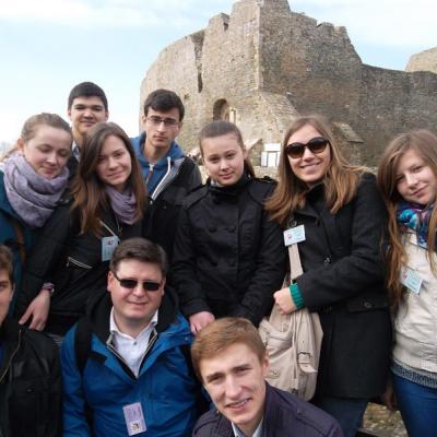 5 aprilie: Roman: Olimpiada Naţională de Religie - limba română, cultele romano-catolic şi greco-catolic. Ziua a III-a