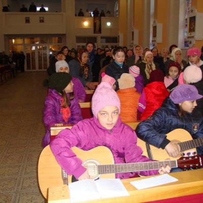 7 aprilie: Horgeşti: Vizita părintelui misionar Bartolomeu Blaj