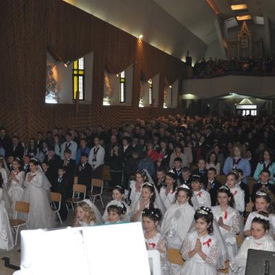 7 aprilie: Gherăeşti: Prima Sfântă Împărtăşanie şi hramul bisericii în construcţie