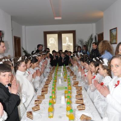 7 aprilie: Gherăeşti: Prima Sfântă Împărtăşanie şi hramul bisericii în construcţie