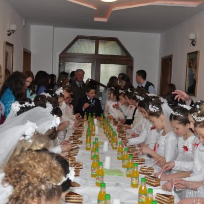 7 aprilie: Gherăeşti: Prima Sfântă Împărtăşanie şi hramul bisericii în construcţie