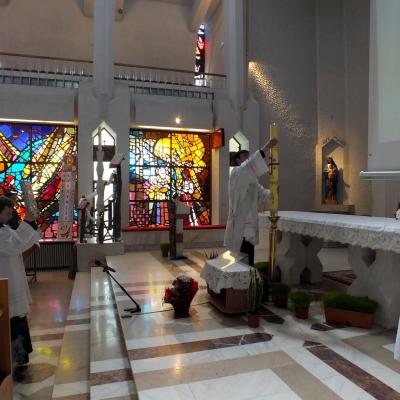 9 aprilie: Iaşi: Oră de rugăciune pentru preoţi
