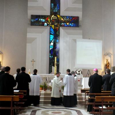 9 aprilie: Iaşi: Oră de rugăciune pentru preoţi