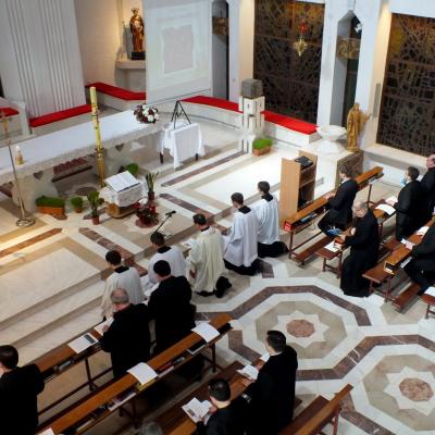 9 aprilie: Iaşi: Oră de rugăciune pentru preoţi