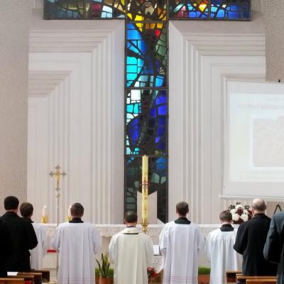 9 aprilie: Iaşi: Oră de rugăciune pentru preoţi