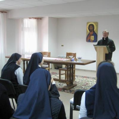 13 aprilie: Luncani: Exerciţii spirituale şi reînnoire de voturi