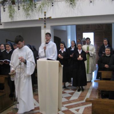 13 aprilie: Luncani: Exerciţii spirituale şi reînnoire de voturi