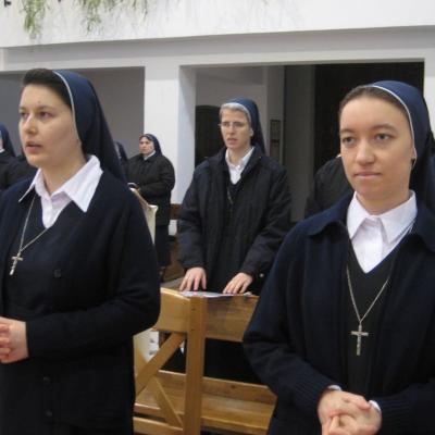 13 aprilie: Luncani: Exerciţii spirituale şi reînnoire de voturi
