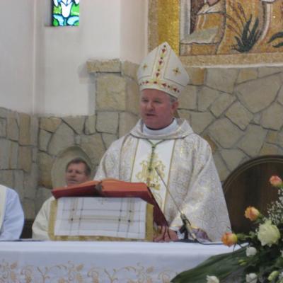 13 aprilie: Luncani: Exerciţii spirituale şi reînnoire de voturi