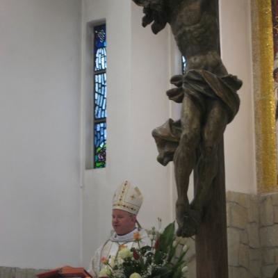 13 aprilie: Luncani: Exerciţii spirituale şi reînnoire de voturi