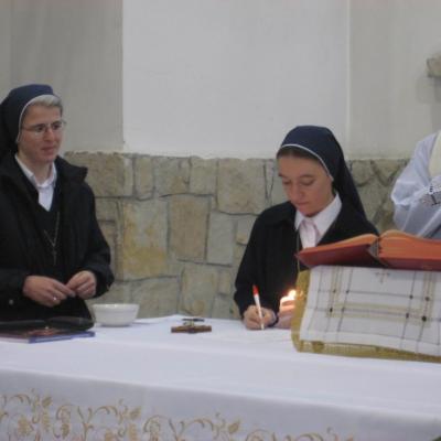 13 aprilie: Luncani: Exerciţii spirituale şi reînnoire de voturi
