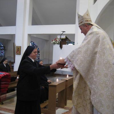 13 aprilie: Luncani: Exerciţii spirituale şi reînnoire de voturi