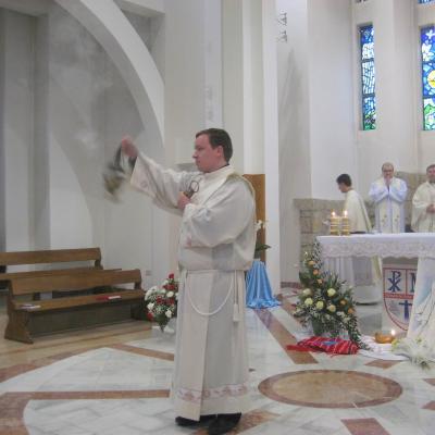 13 aprilie: Luncani: Exerciţii spirituale şi reînnoire de voturi