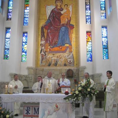 13 aprilie: Luncani: Exerciţii spirituale şi reînnoire de voturi