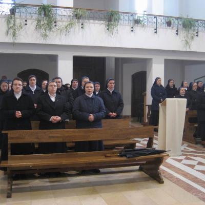13 aprilie: Luncani: Exerciţii spirituale şi reînnoire de voturi