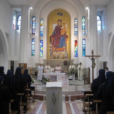 13 aprilie: Luncani: Exerciţii spirituale şi reînnoire de voturi