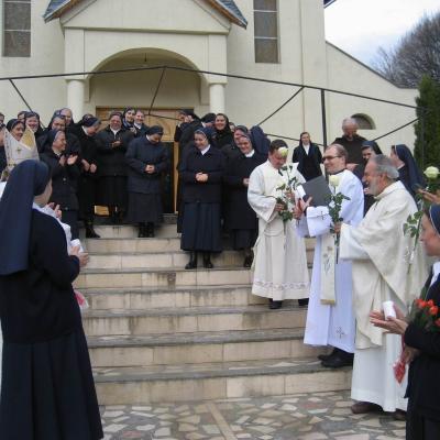 13 aprilie: Luncani: Exerciţii spirituale şi reînnoire de voturi