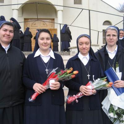 13 aprilie: Luncani: Exerciţii spirituale şi reînnoire de voturi