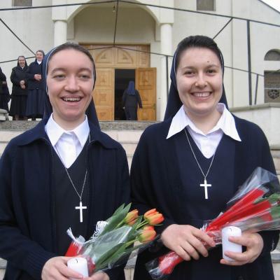 13 aprilie: Luncani: Exerciţii spirituale şi reînnoire de voturi