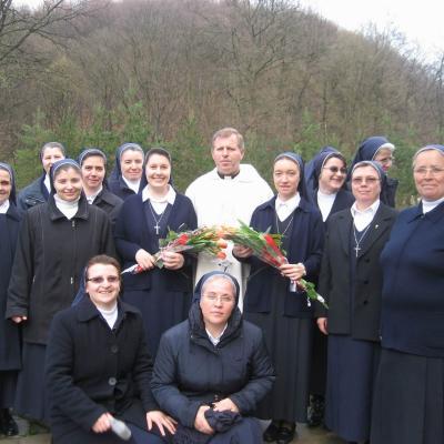 13 aprilie: Luncani: Exerciţii spirituale şi reînnoire de voturi