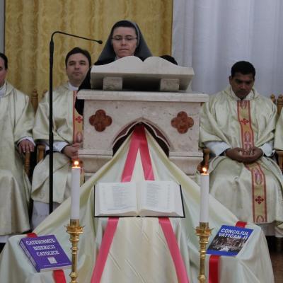 14 aprilie: Roman: Întâlnirea diecezană a persoanelor consacrate (II)