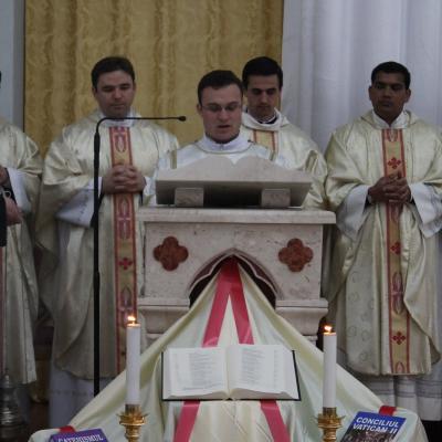 14 aprilie: Roman: Întâlnirea diecezană a persoanelor consacrate (II)