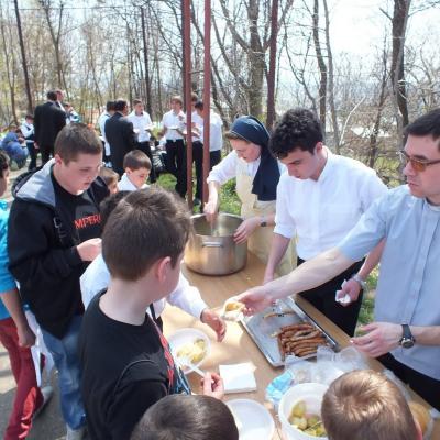 20 aprilie: Iaşi: Întâlnirea copiilor şi adolescenţilor ministranţi din Dieceza de Iaşi. Momentele de la ITRC