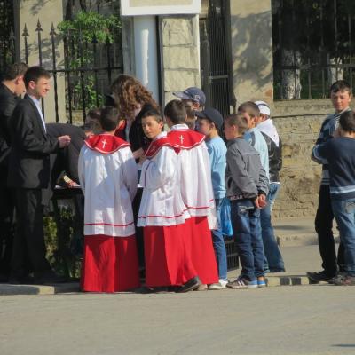 20 aprilie: Iaşi: Întâlnirea copiilor şi adolescenţilor ministranţi din Dieceza de Iaşi