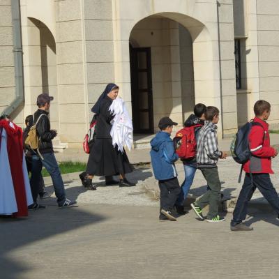 20 aprilie: Iaşi: Întâlnirea copiilor şi adolescenţilor ministranţi din Dieceza de Iaşi
