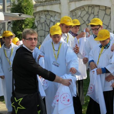 20 aprilie: Iaşi: Întâlnirea copiilor şi adolescenţilor ministranţi din Dieceza de Iaşi
