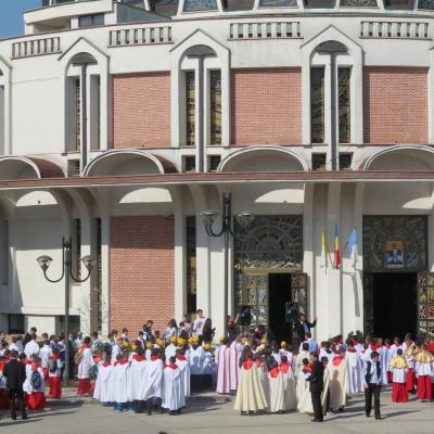 20 aprilie: Iaşi: Întâlnirea copiilor şi adolescenţilor ministranţi din Dieceza de Iaşi