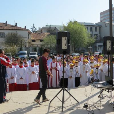 20 aprilie: Iaşi: Întâlnirea copiilor şi adolescenţilor ministranţi din Dieceza de Iaşi