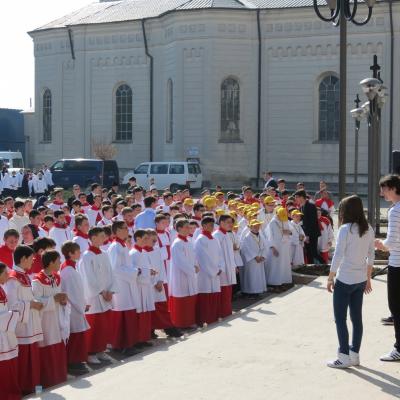 20 aprilie: Iaşi: Întâlnirea copiilor şi adolescenţilor ministranţi din Dieceza de Iaşi