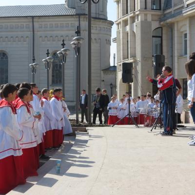 20 aprilie: Iaşi: Întâlnirea copiilor şi adolescenţilor ministranţi din Dieceza de Iaşi
