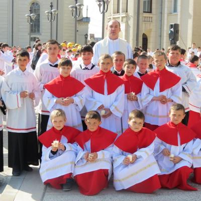 20 aprilie: Iaşi: Întâlnirea copiilor şi adolescenţilor ministranţi din Dieceza de Iaşi