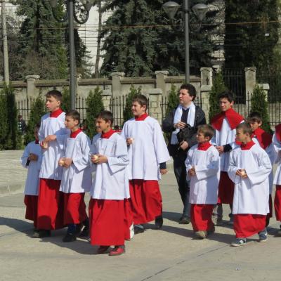 20 aprilie: Iaşi: Întâlnirea copiilor şi adolescenţilor ministranţi din Dieceza de Iaşi