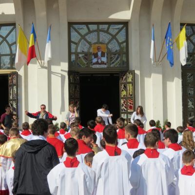20 aprilie: Iaşi: Întâlnirea copiilor şi adolescenţilor ministranţi din Dieceza de Iaşi