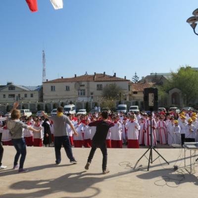 20 aprilie: Iaşi: Întâlnirea copiilor şi adolescenţilor ministranţi din Dieceza de Iaşi