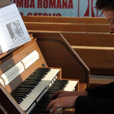 20 aprilie: Roman: Prima întâlnire din seria "Atelierul Muzical"