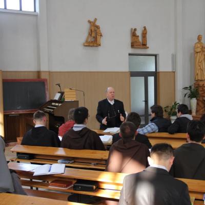 20 aprilie: Roman: Prima întâlnire din seria "Atelierul Muzical"