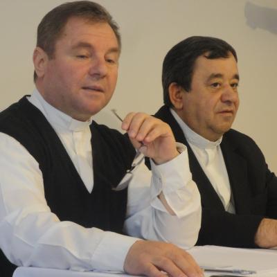 24 aprilie: Bacău: Şedinţa decanală